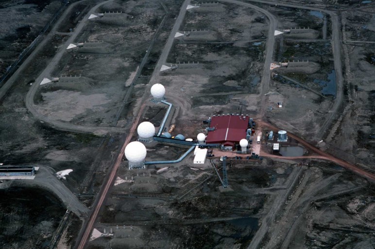 Vista aérea de la base estadounidense de Pituffik (Thule), en Groenlandia, clave para la vigilancia espacial y la defensa antimisiles en el Ártico. Vista aérea de la base estadounidense de Pituffik (Thule), en Groenlandia, clave para la vigilancia espacial y la defensa antimisiles en el Ártico.