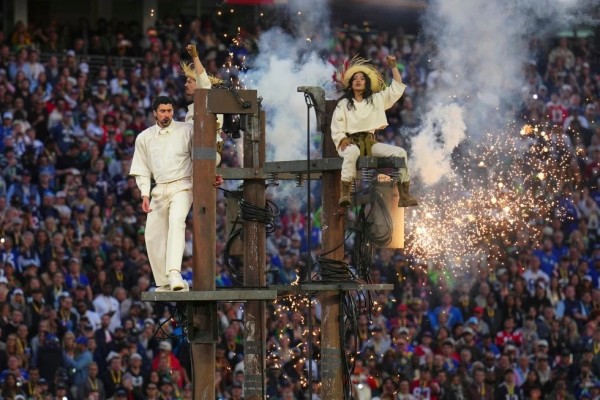 Bad Bunny convierte el Super Bowl en homenaje global a Puerto Rico