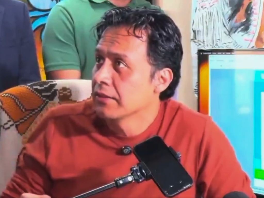 Marx Arriaga deja la SEP tras casi 100 horas atrincherado en su oficina