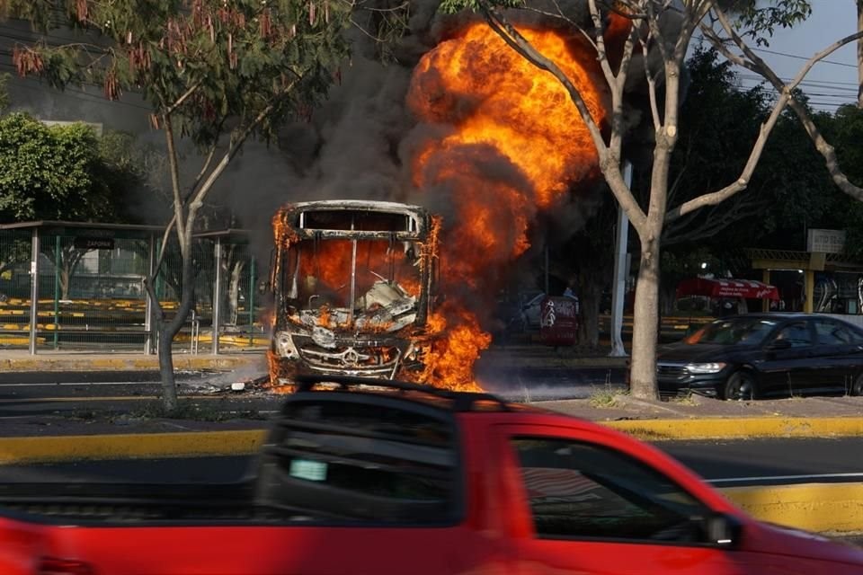 Muerto el perro, viene la rabia a México