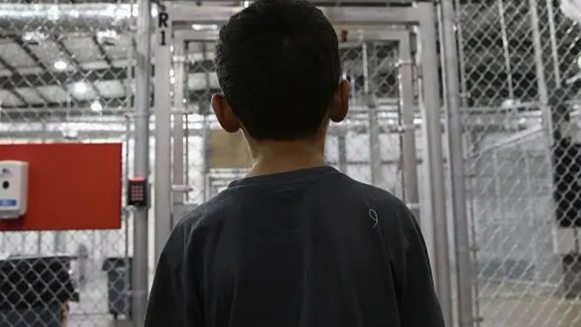 Infancia tras las rejas, el costo humano del modelo migratorio en EEUU