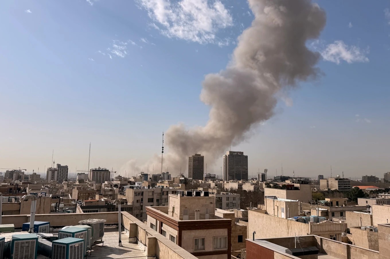 Israel lanza ataque contra Irán con apoyo de EEUU