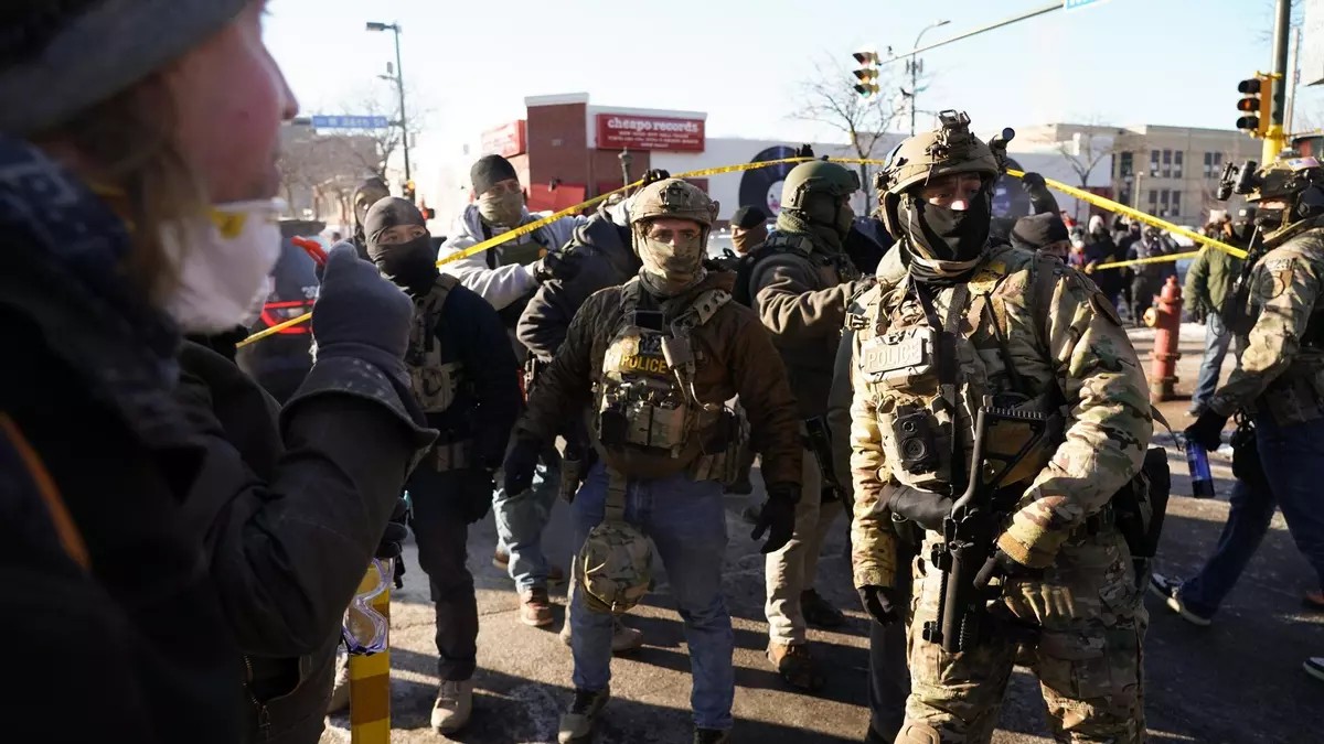 Entrenamiento “deficiente y defectuoso” de ICE denuncia exfuncionario