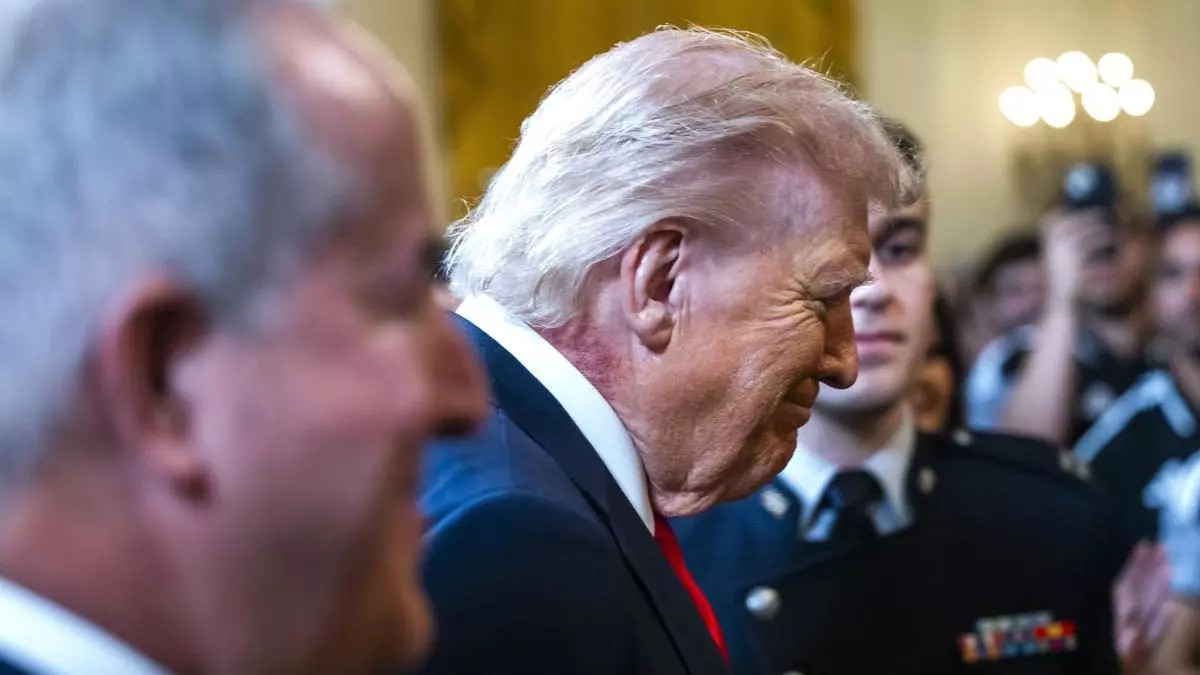 Gasolina más cara en EEUU por escalada militar de Trump contra Irán