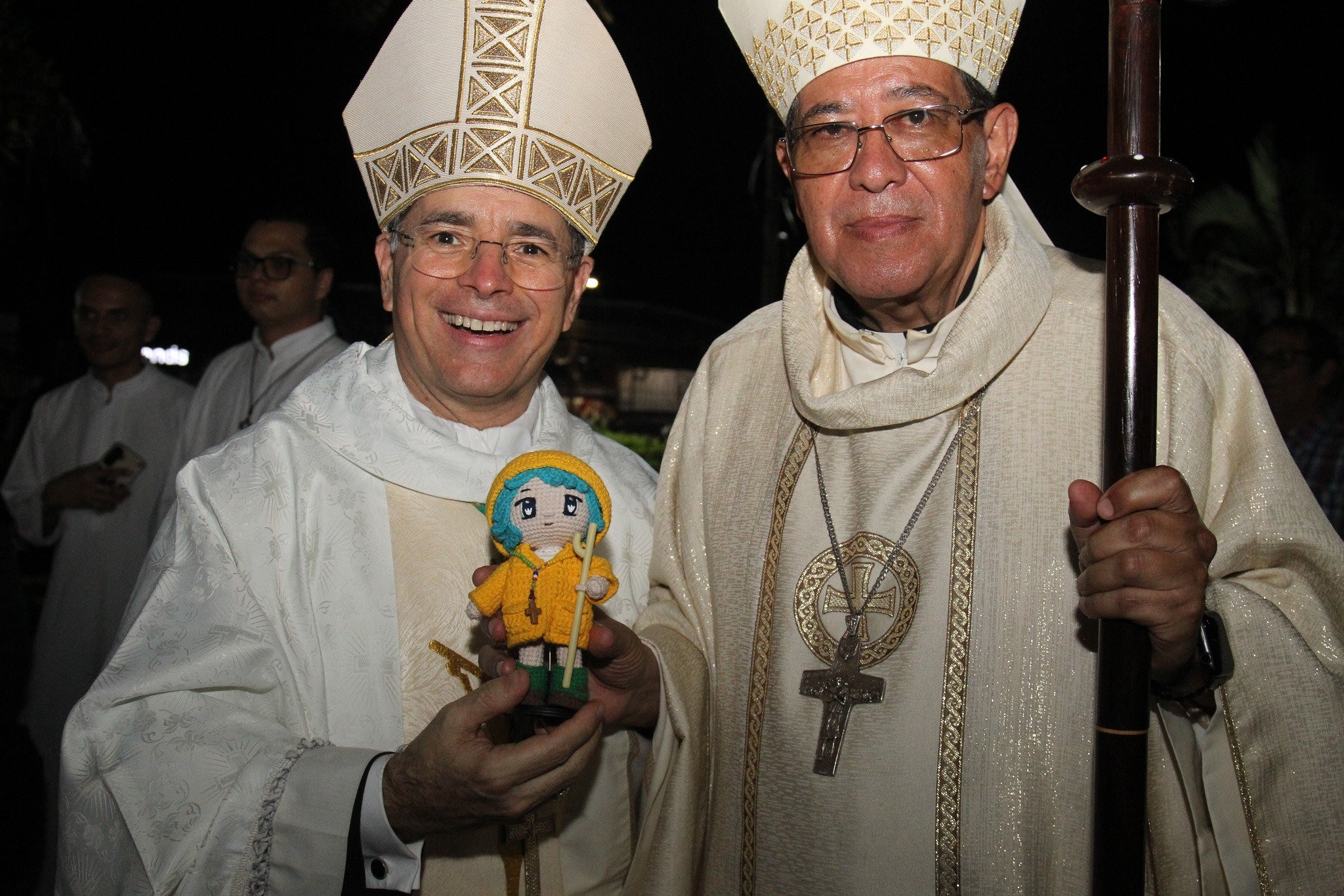 Mark Gerard Miles (left) nuncio to Costa Rica and Javier Román Arias, bishop of Limón, Costa Rica, December 2024. From the social media accounts of bishop Arias @ www.facebook.com/photo/?fbid=1148426866644178&set=pcb.1148428689977329. 