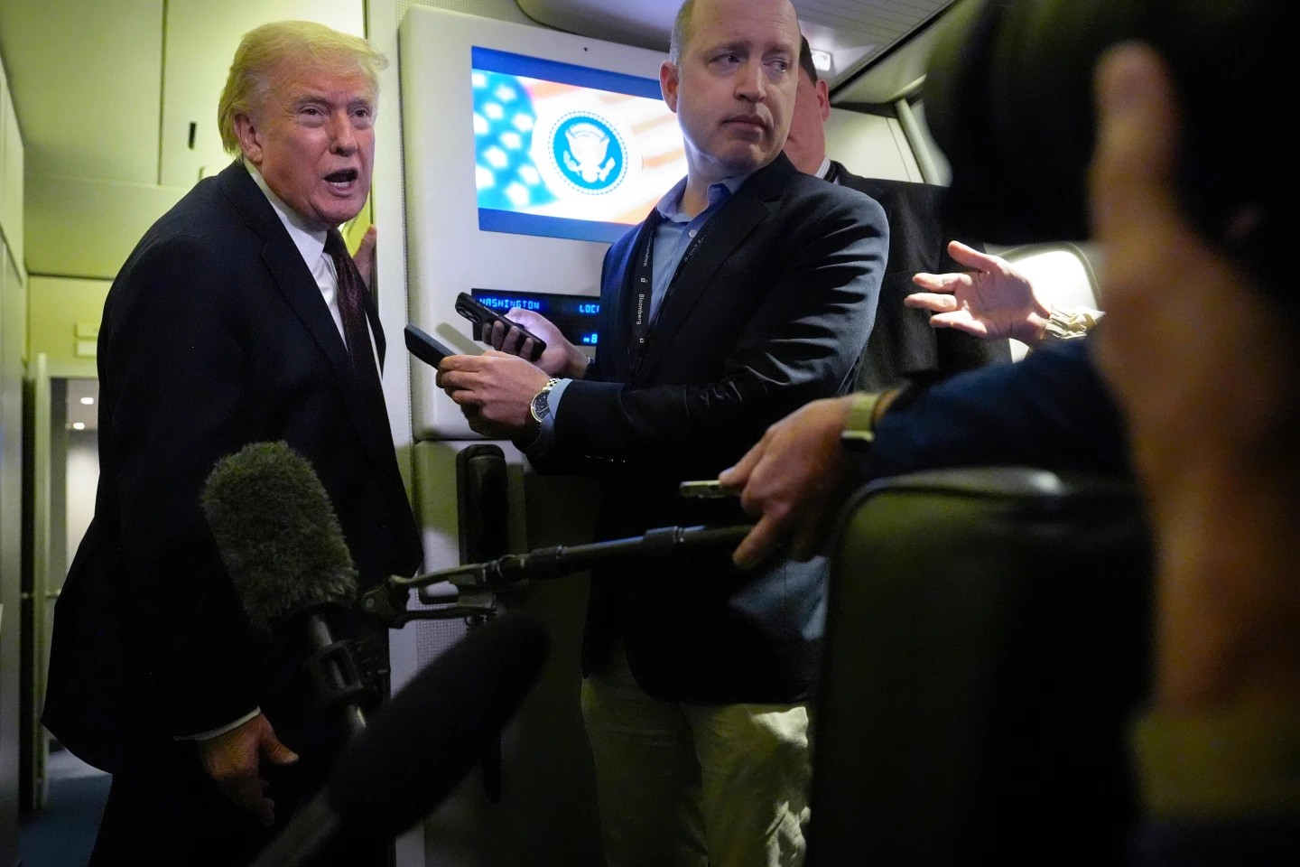 Trump presiona a medios: “Cuenten la guerra como la vemos nosotros”