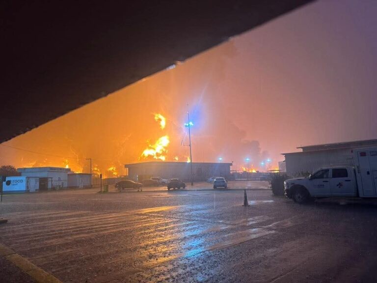 Incendio en Dos Bocas: extrabajador de Pemex contradice versión oficial