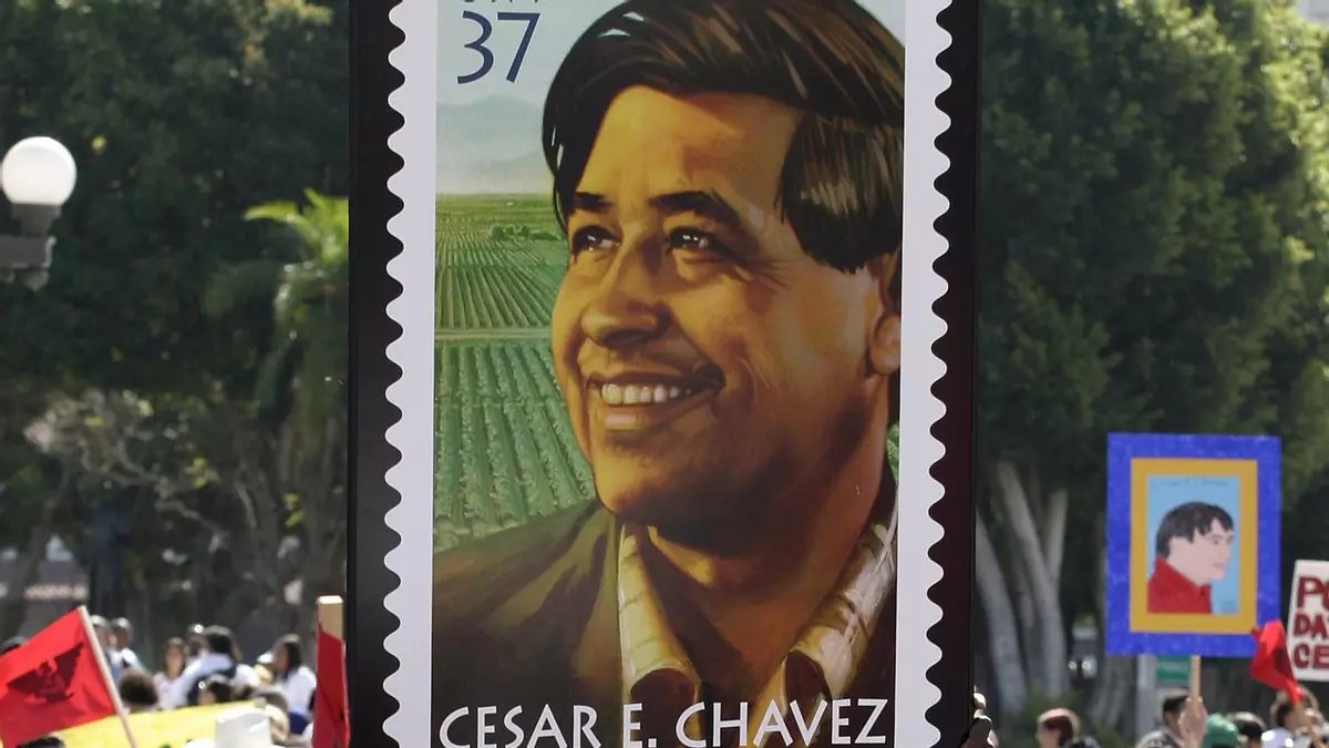 Dolores Huerta acusa a César Chávez de abuso sexual histórico