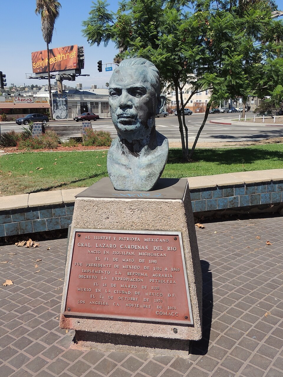El busto de Lázaro Cárdenas en el Parque México del Lincoln Park en Los Ángeles, California. Wikimedia. El busto de Lázaro Cárdenas en el Parque México del Lincoln Park en Los Ángeles, California. Wikimedia.