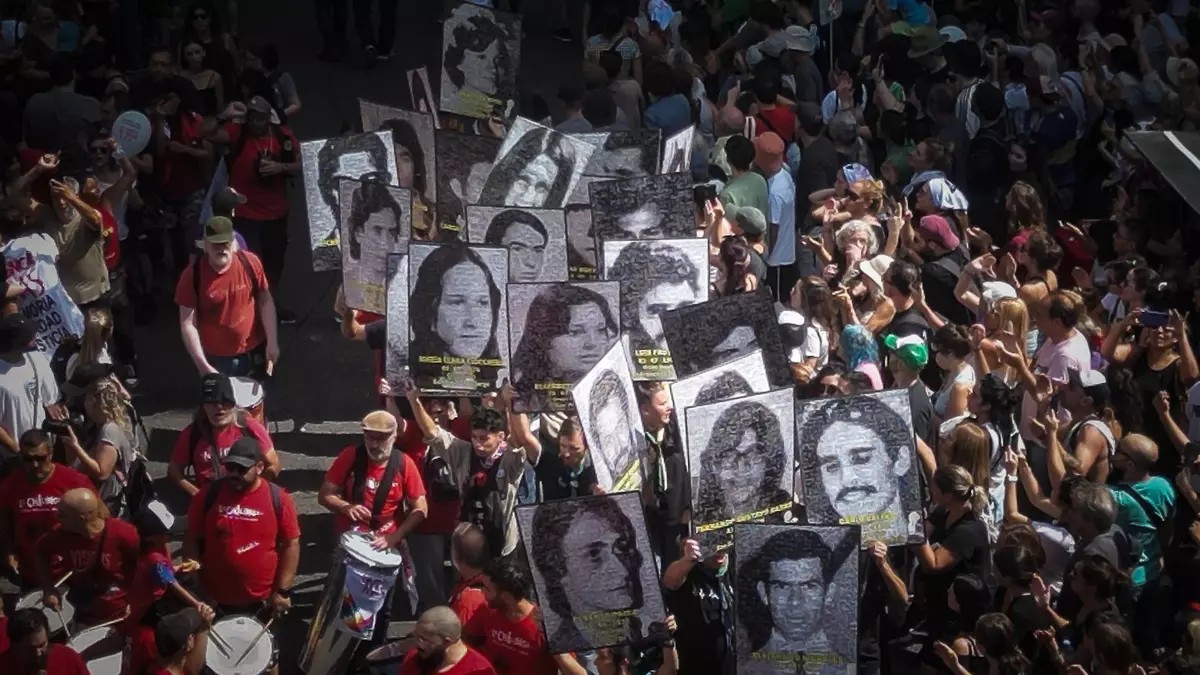 A 50 años del golpe, Argentina enfrenta negacionismo de Milei