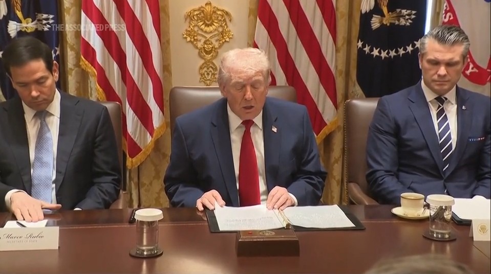 Trump amplía ultimátum a Irán: “Las negociaciones van muy bien”