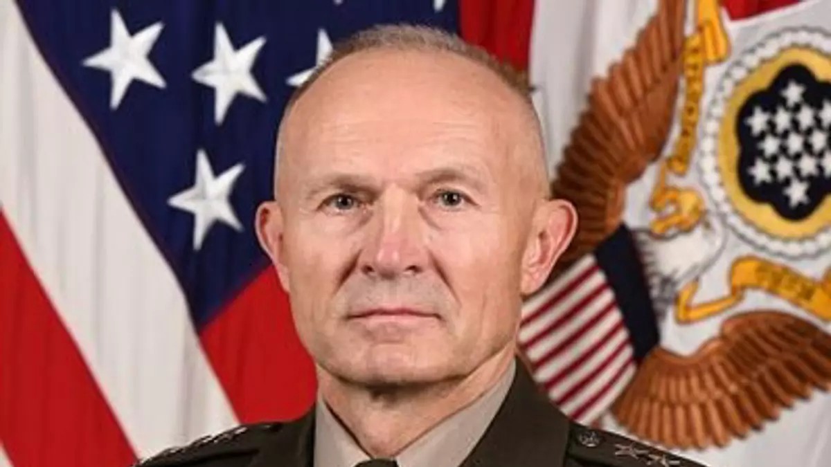 Pentágono destituye al jefe del Ejército de EEUU en guerra con Irán