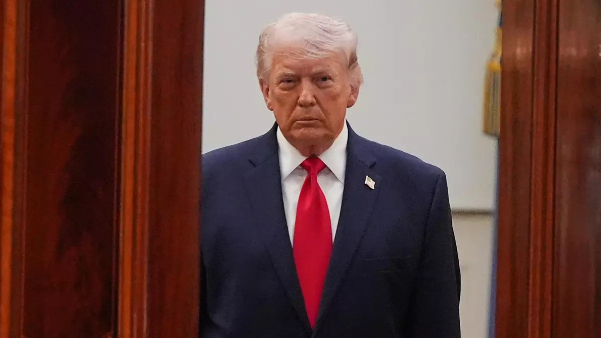 Trump exhibe descontrol por reveses de Irán y crisis global en Ormuz