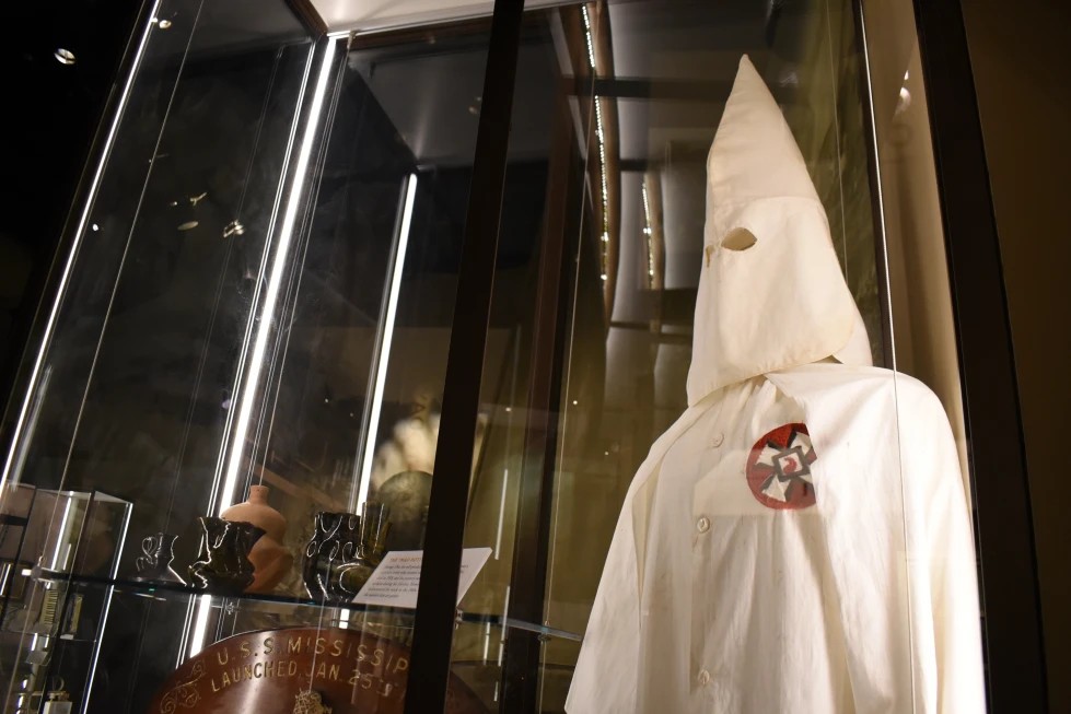 Mississippi exhibe historia de linchamientos y derechos civiles en museos
