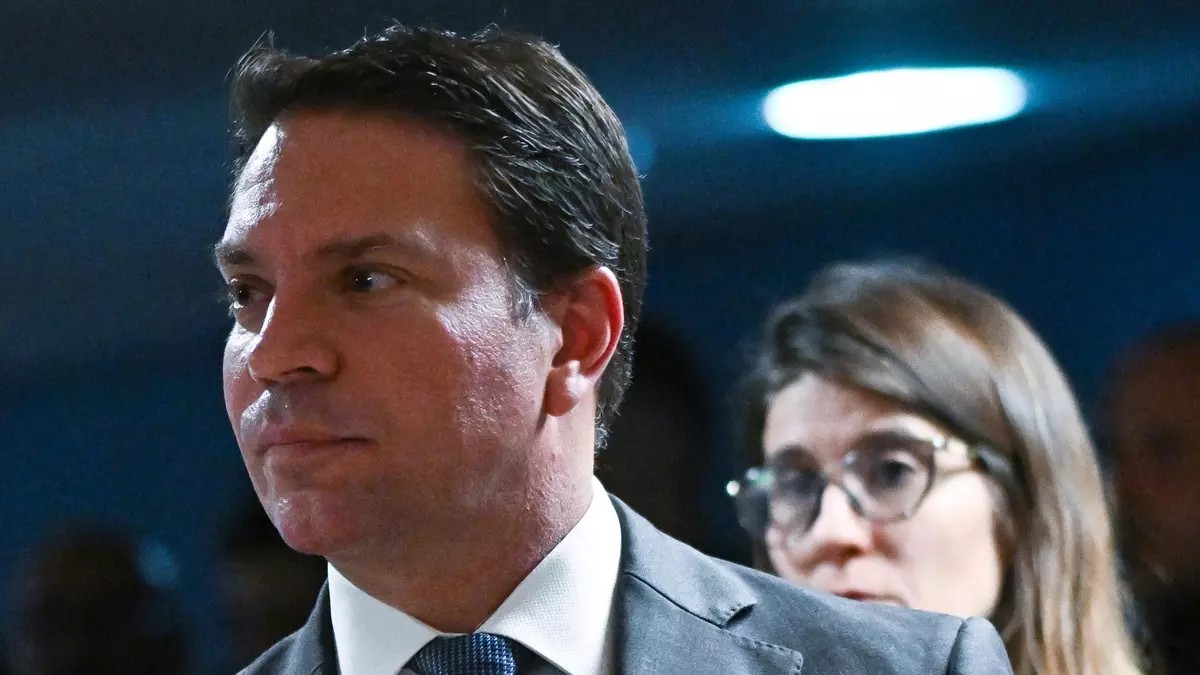 ICE arresta en Florida a exdiputado brasileño condenado por golpismo