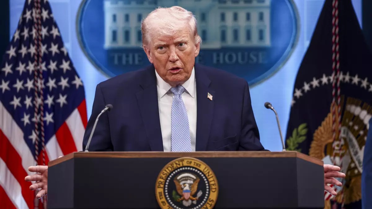 Bloqueo de Trump en Ormuz rompe tregua y dispara precio del crudo