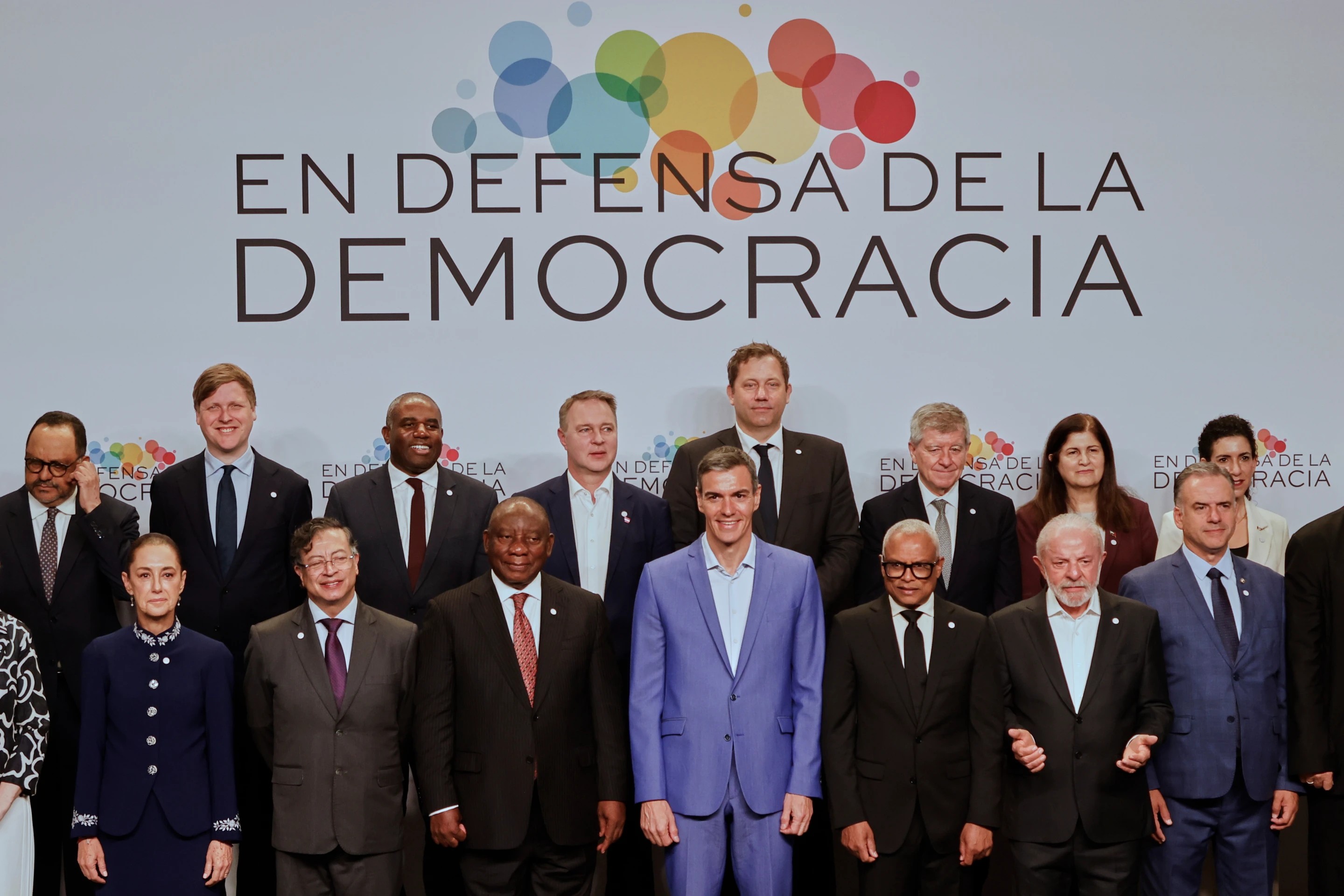 Sánchez reúne líderes aliados en Barcelona por orden multilateral