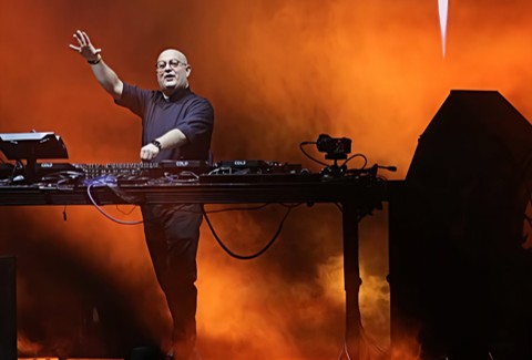 hace bailar a miles en Buenos Aires en honor a Francisco