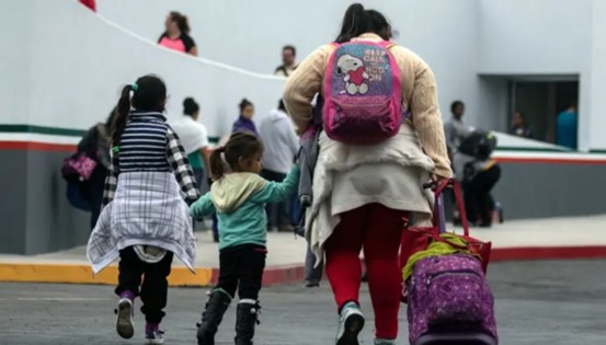 De las redadas al desgaste, la guerra invisible contra migrantes