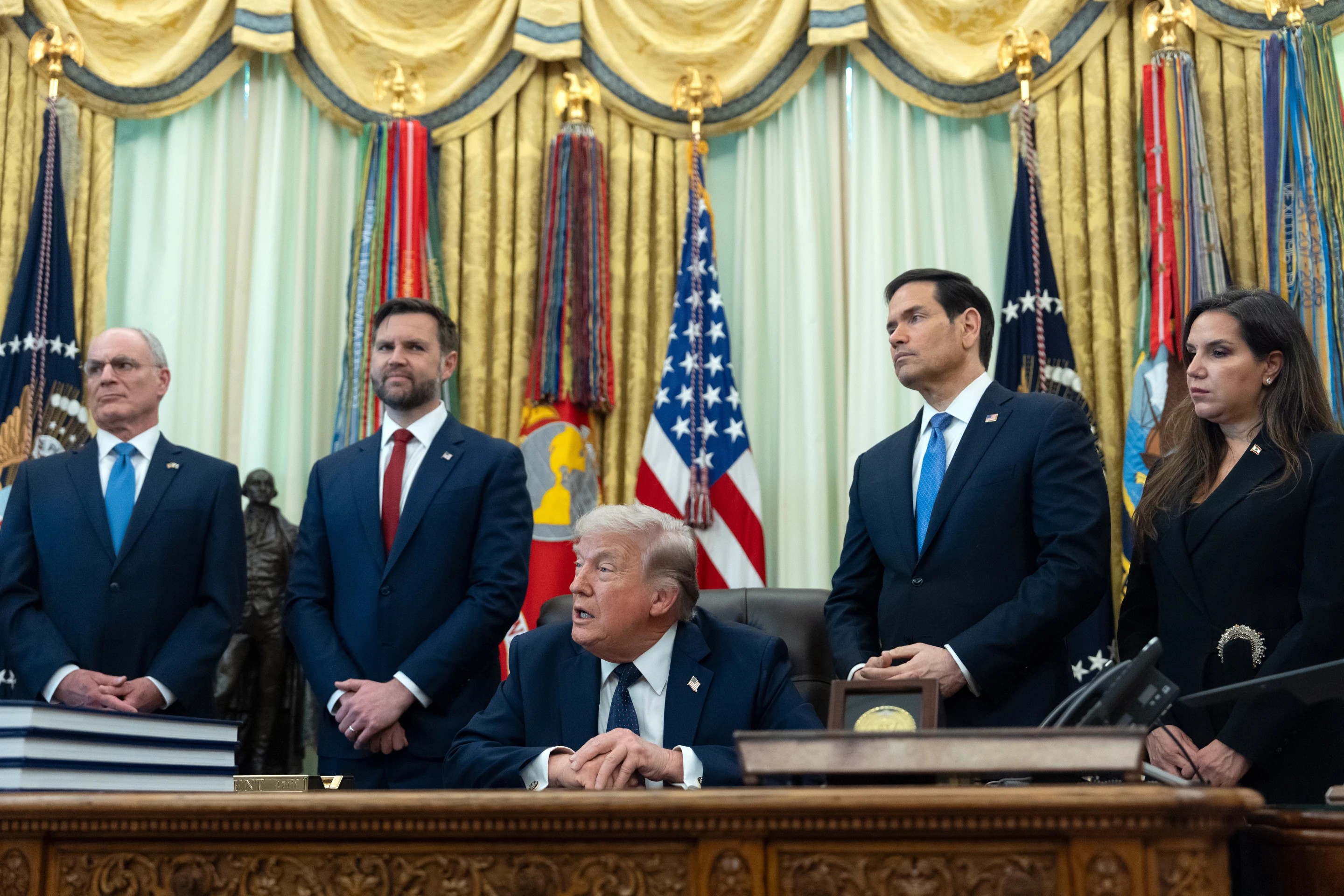 Trump anuncia prórroga de alto el fuego entre Israel y Líbano