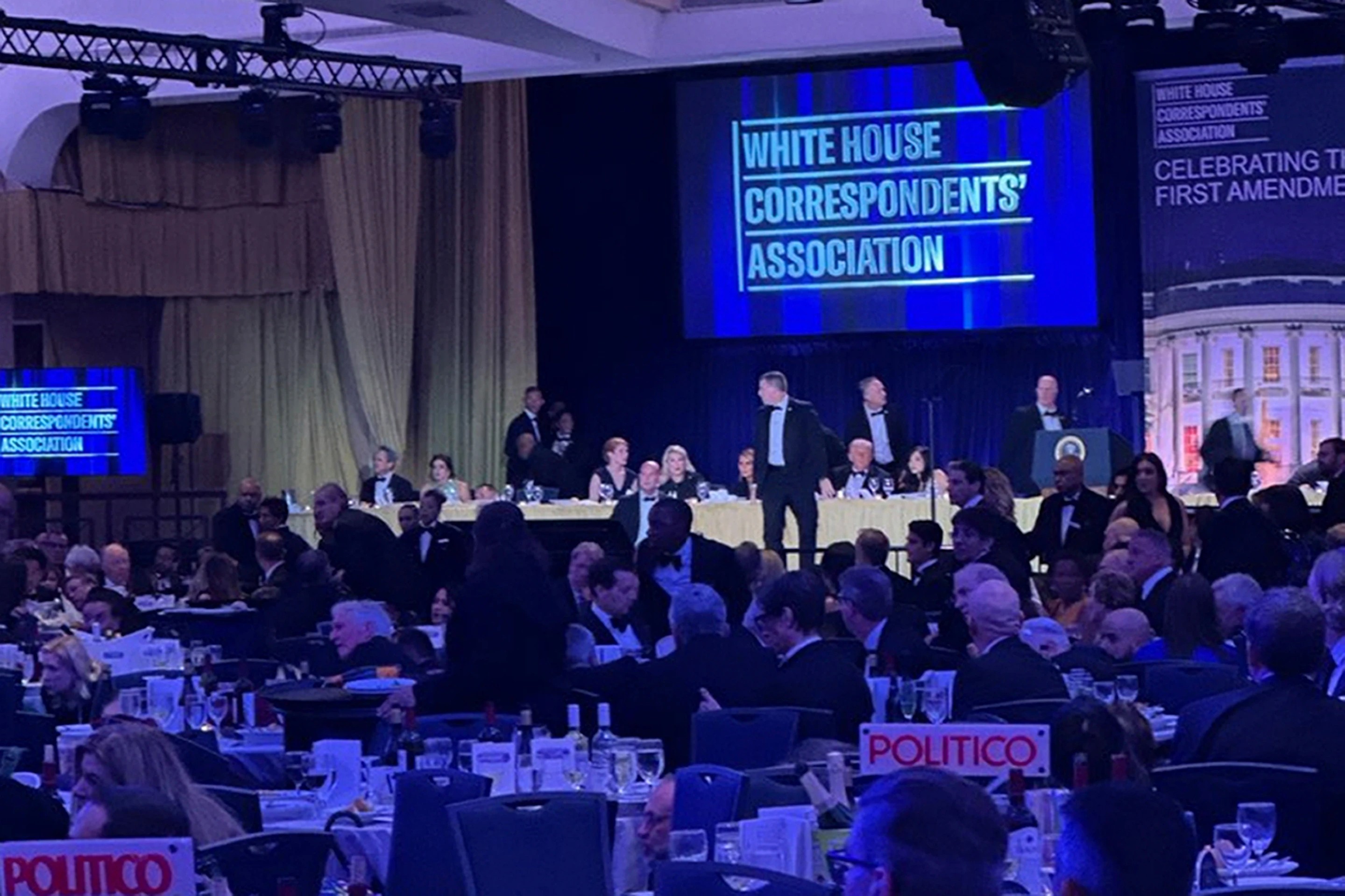 Incidente armado en cena con Trump vuelve a generar dudas públicas