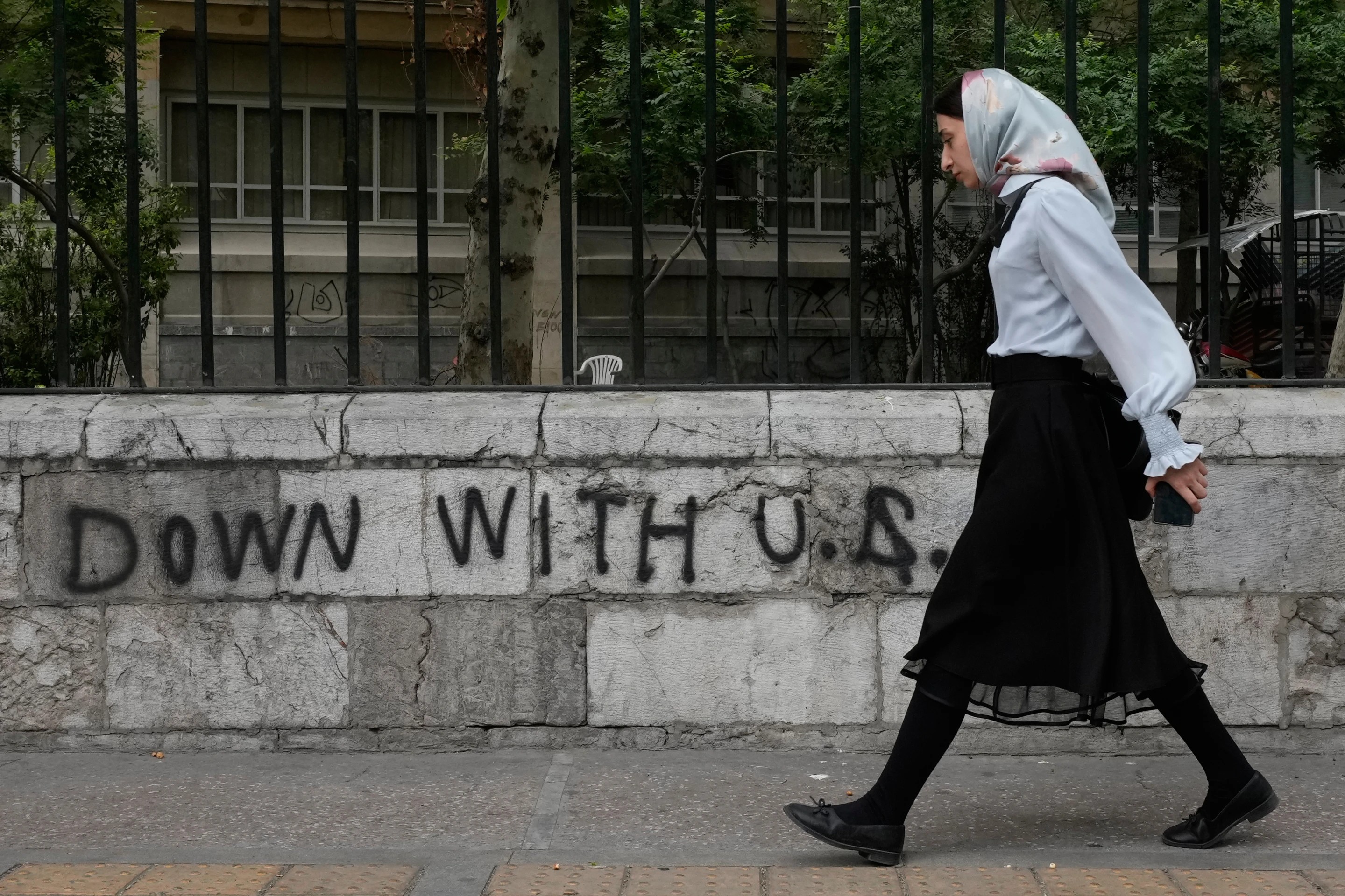 Fracaso con Irán aleja a Trump de salida rápida a la guerra
