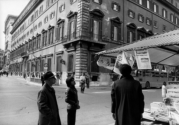 In an Italian street, three men read the headlines about Aldo Moro's kidnapping, March 16, 1978. Uncredited picture, Palazzo Chigi account at Flickr @ www.flickr.com/photos/palazzochigi/9256173864/in/photostream/. In an Italian street, three men read the headlines about Aldo Moro's kidnapping, March 16, 1978. Uncredited picture, Palazzo Chigi account at Flickr @ www.flickr.com/photos/palazzochigi/9256173864/in/photostream/.