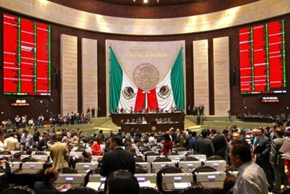 Diputados aprueban reforma migratoria para trabajadores fronterizos