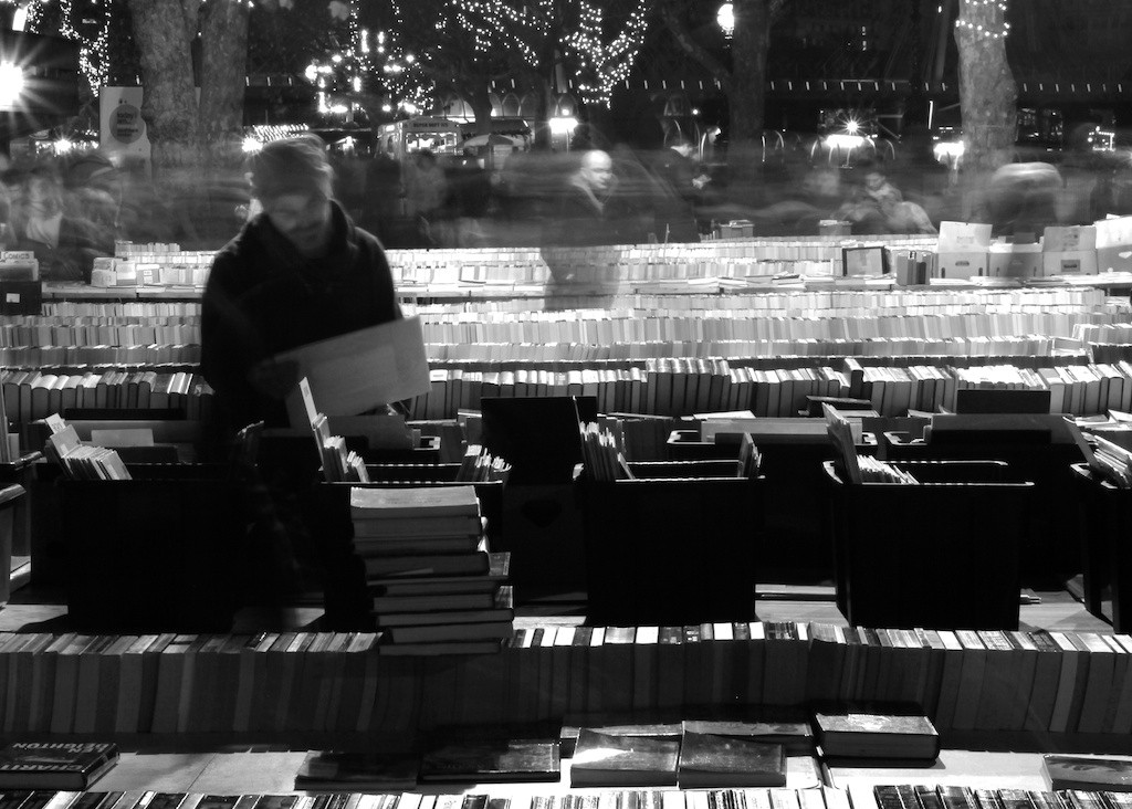 Libros a la venta en una calle de Londres, 2011. Imagen de Doug8888 @ www.flickr.com/photos/29468339@N02/6486005213 Libros a la venta en una calle de Londres, 2011. Imagen de Doug8888 @ www.flickr.com/photos/29468339@N02/6486005213