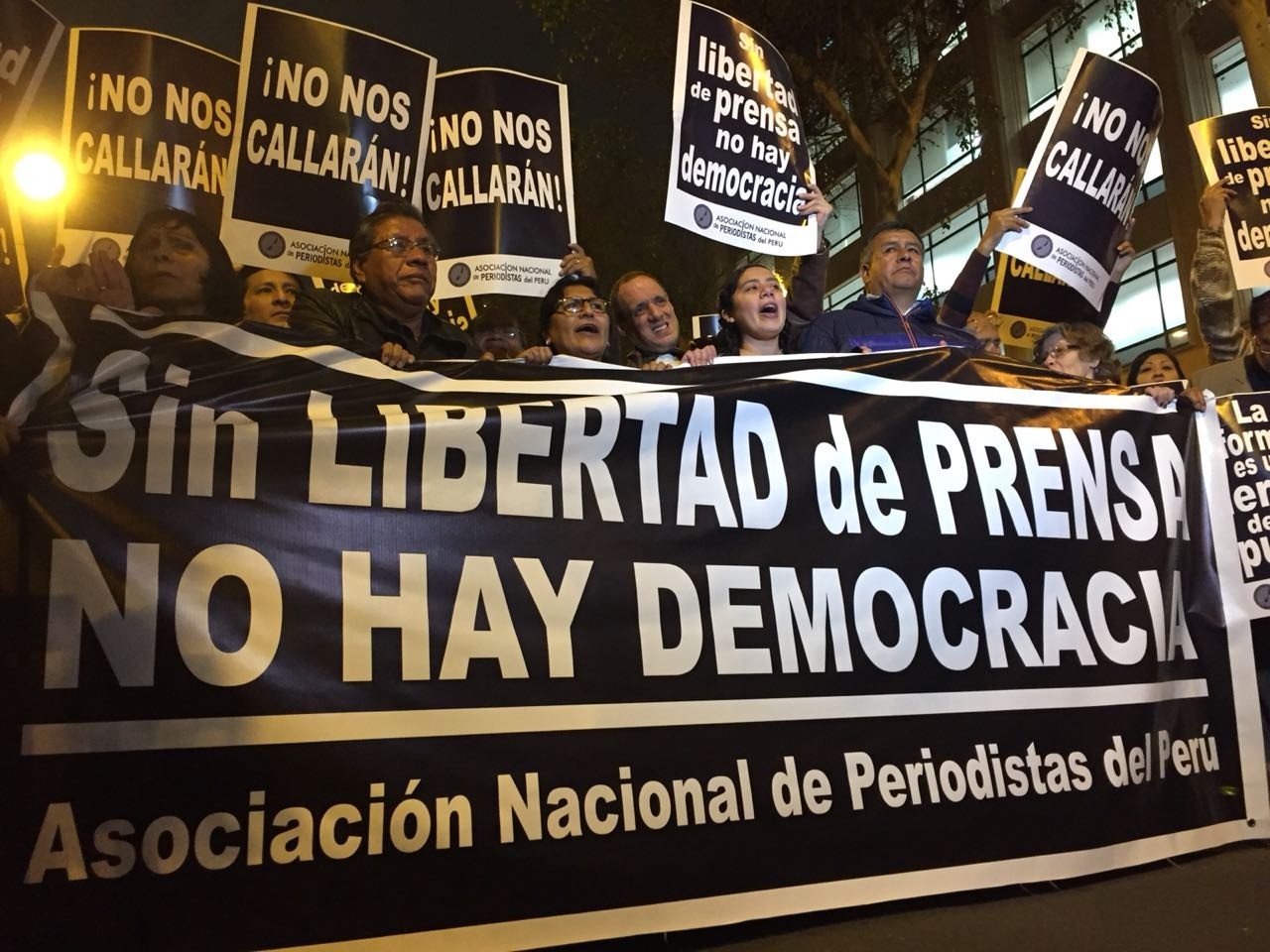 Amenazas y extorsión recortan libertad de expresión en Perú