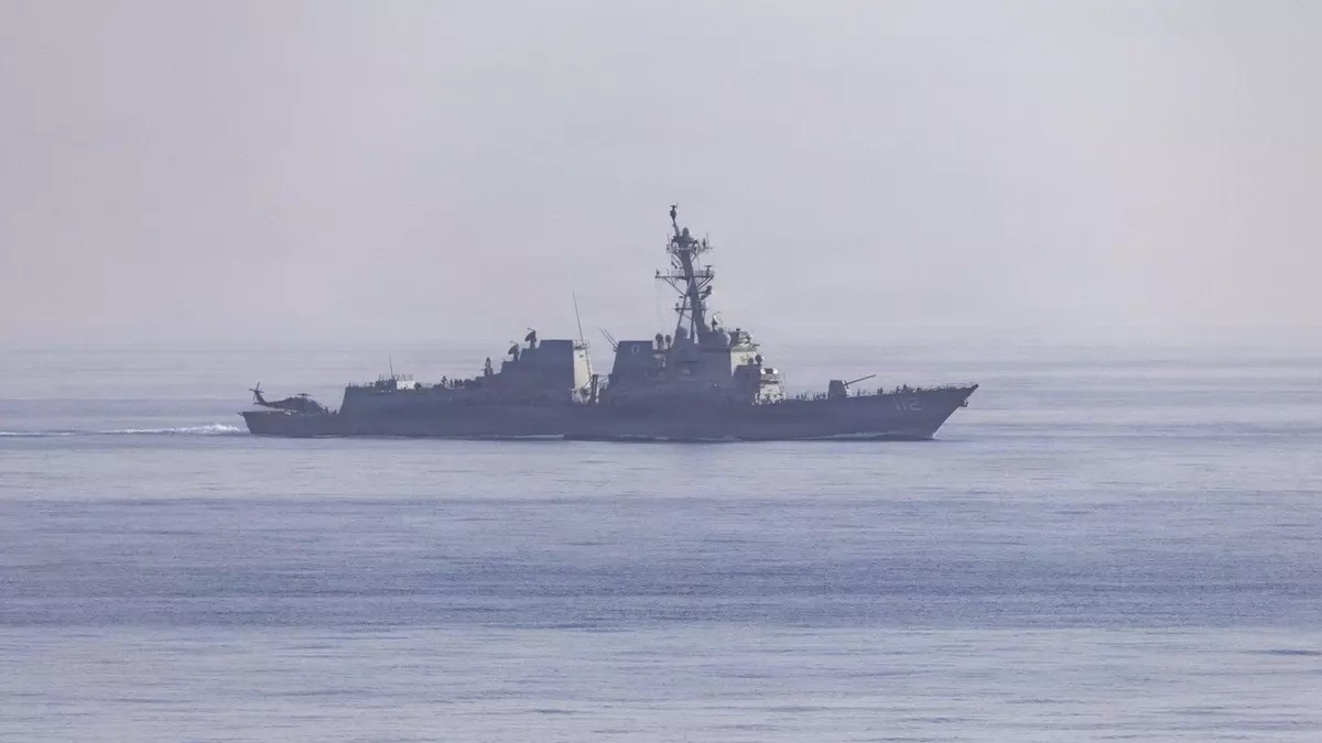 EEUU e Irán intercambian ataques en el estrecho de Ormuz