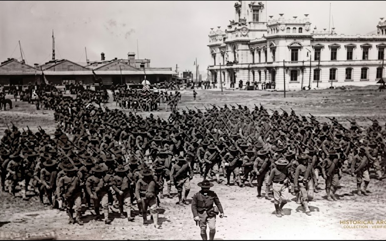Otro aspecto de la ocupación militar del puerto de Veracruz, 1914. Dominio público. Otro aspecto de la ocupación militar del puerto de Veracruz, 1914. Dominio público.