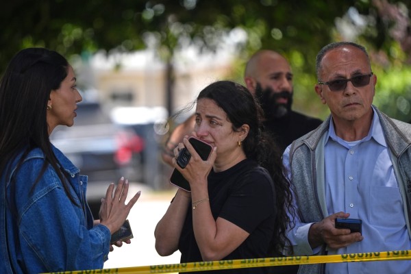 Ataque en mezquita de San Diego deja 5 muertos; agresores se suicidan
