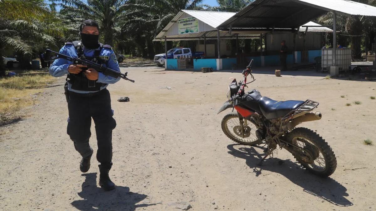 Honduras vive ola de violencia tras ataques armados contra policías