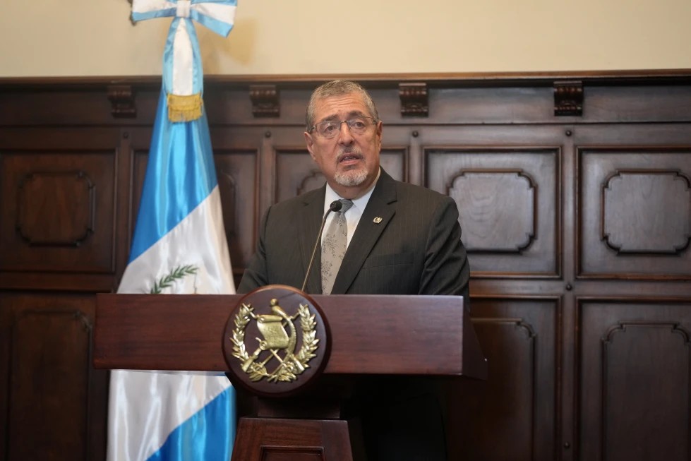 Arévalo niega acuerdo con EEUU para operativos contra el narcotráfico