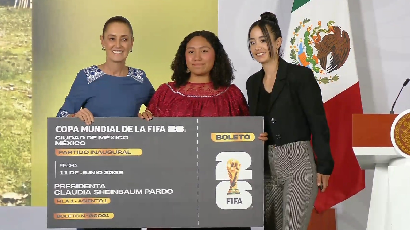 Sheinbaum distrae crisis bilateral con fútbol, sorteos y propaganda