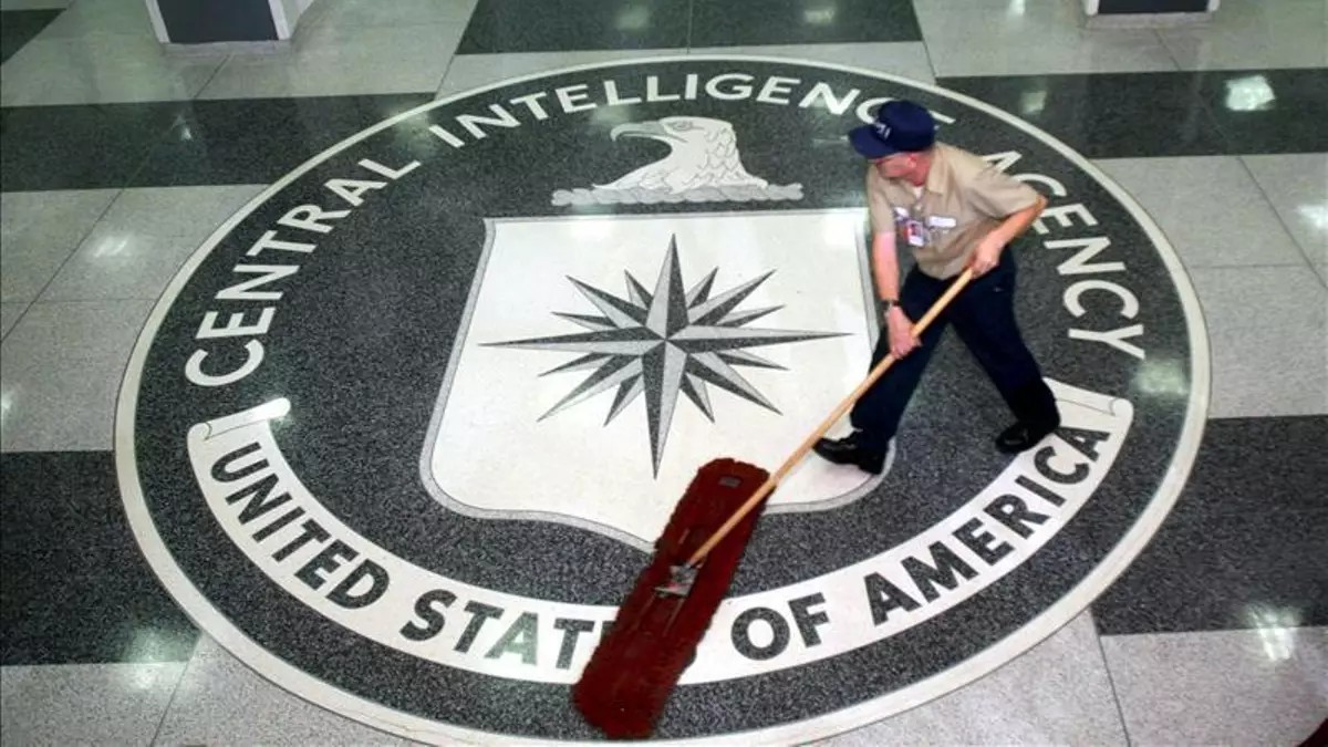 FBI arresta a un exagente de la CIA con 40 mdd en lingotes de oro
