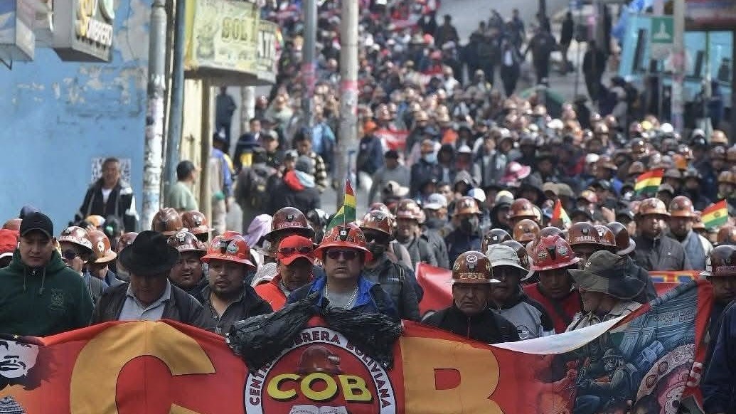 Bolivia queda paralizada tras semanas de bloqueos en rutas nacionales