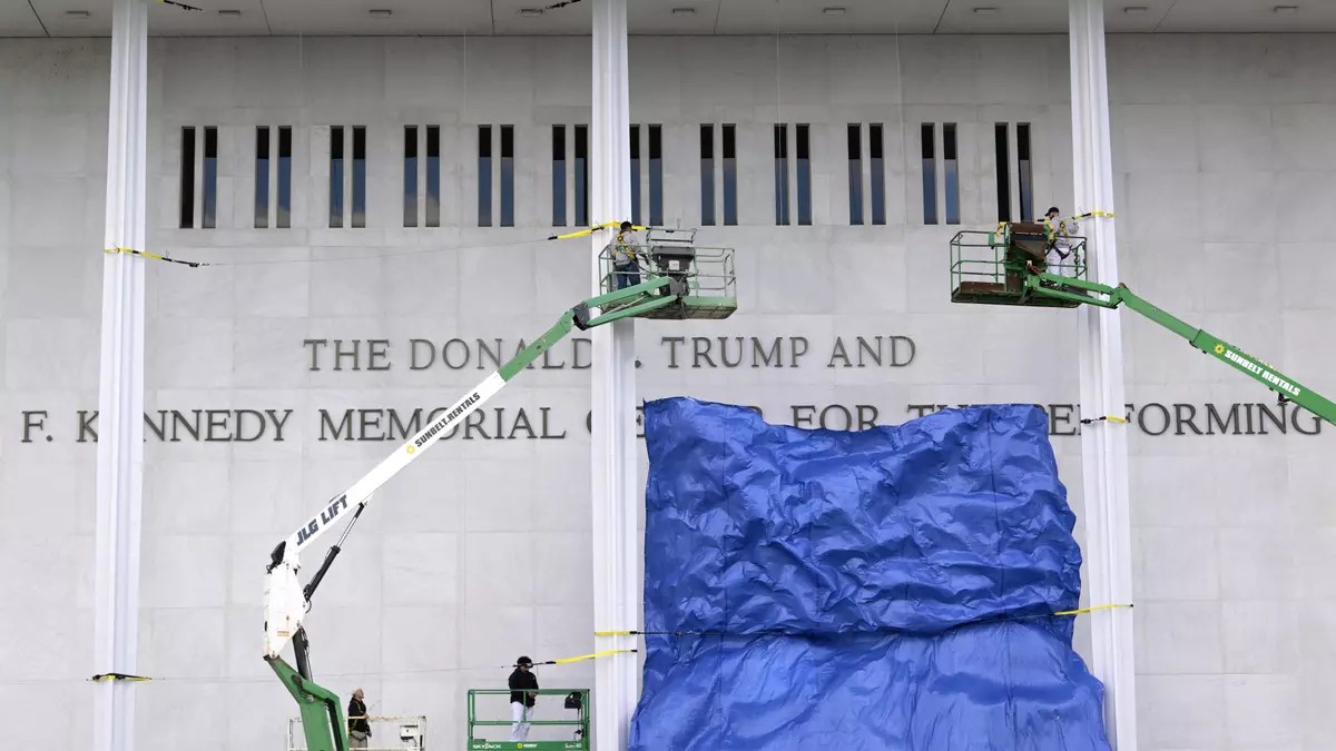 Trump pierde batalla judicial por imponer su nombre al Kennedy Center