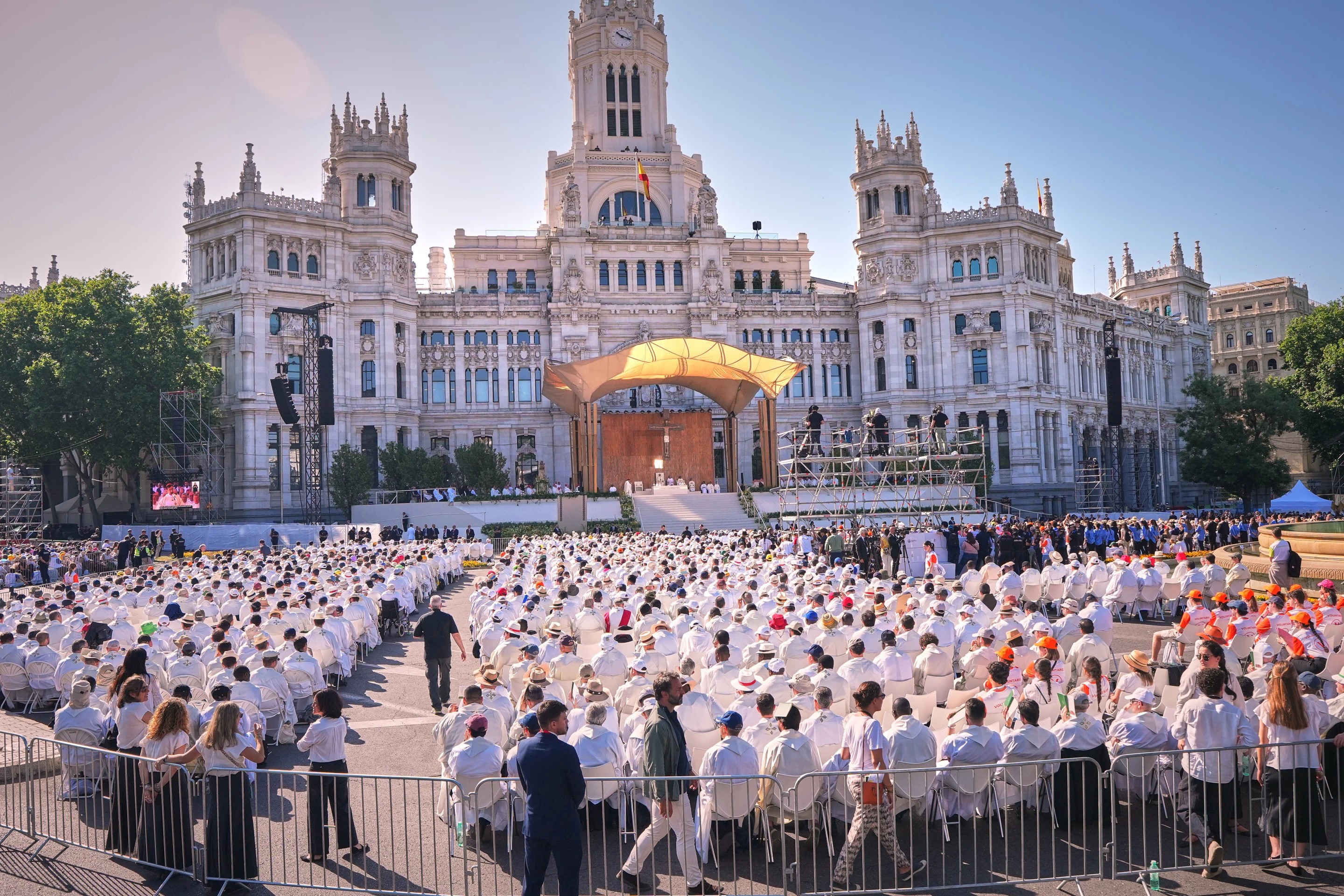 León XIV reúne multitudes en Madrid para reivindicar la fe católica