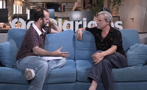 El periodista Javier Zurro entrevistando al actor Alberto San Juan para elDiario.es. El periodista Javier Zurro entrevistando al actor Alberto San Juan para elDiario.es.