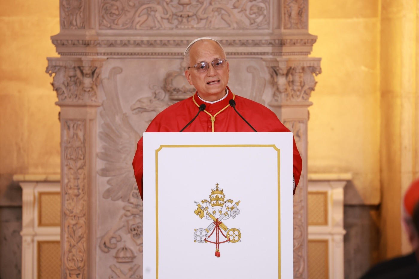 El papa León XIV dirige un mensaje al Cuerpo Diplomático, las autoridades y otros invitados en el Palacio de la Zarzuela, Madrid, 6 de junio de 2026. Imagen del Palacio de la Zarzuela.