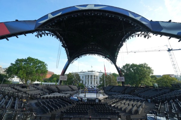 Trump monta un circo romano en la Casa Blanca por su 80 cumpleaños