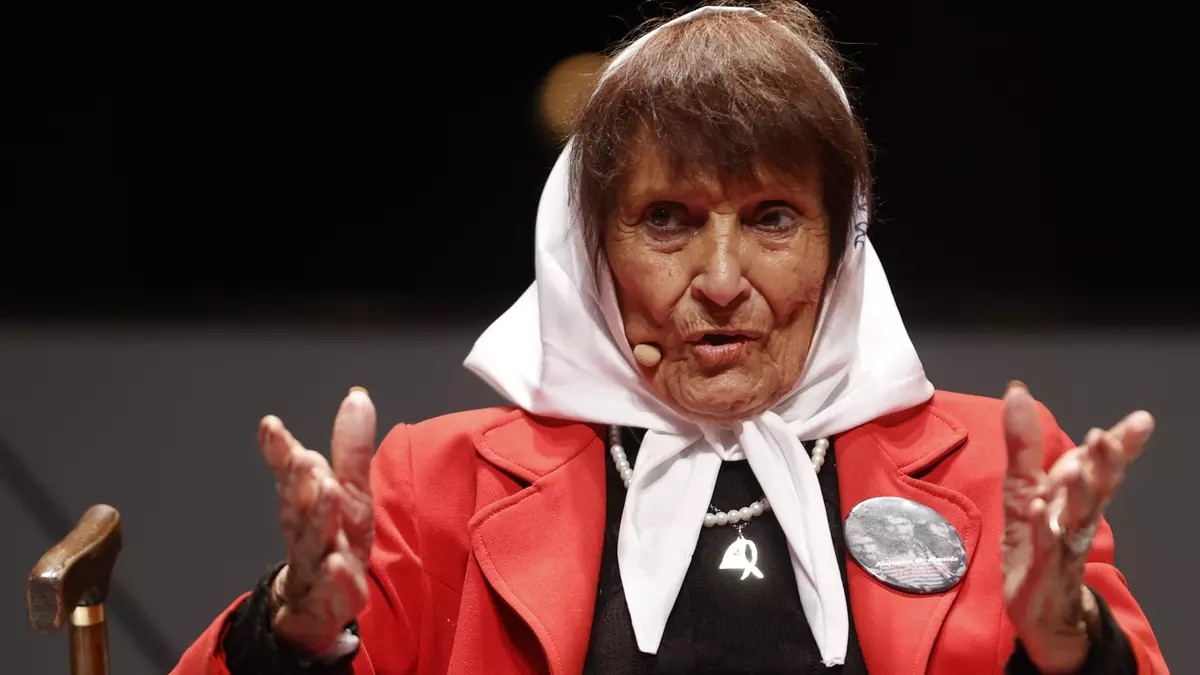 Taty Almeida, fundadora de Madres de Plaza de Mayo, muere a los 95 años