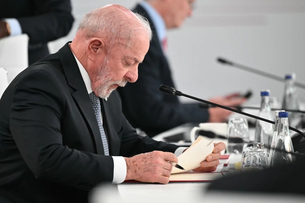 Lula advierte a Trump que no interfiera en elección brasileña