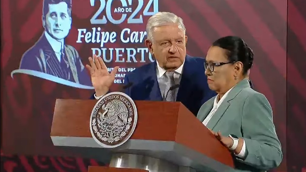 López Obrador y Rosa Icela Rodríguez, captura de pantalla de la transmisión del 6 de agosto de 2024. López Obrador y Rosa Icela Rodríguez, captura de pantalla de la transmisión del 6 de agosto de 2024.