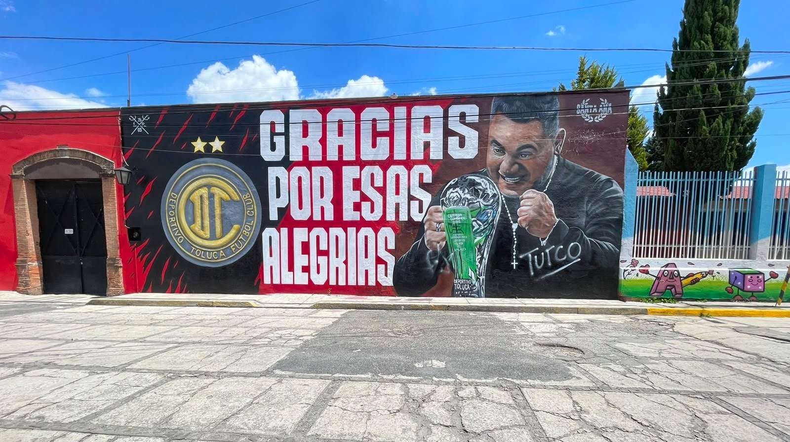 Fútbol, murales y barrio en Toluca