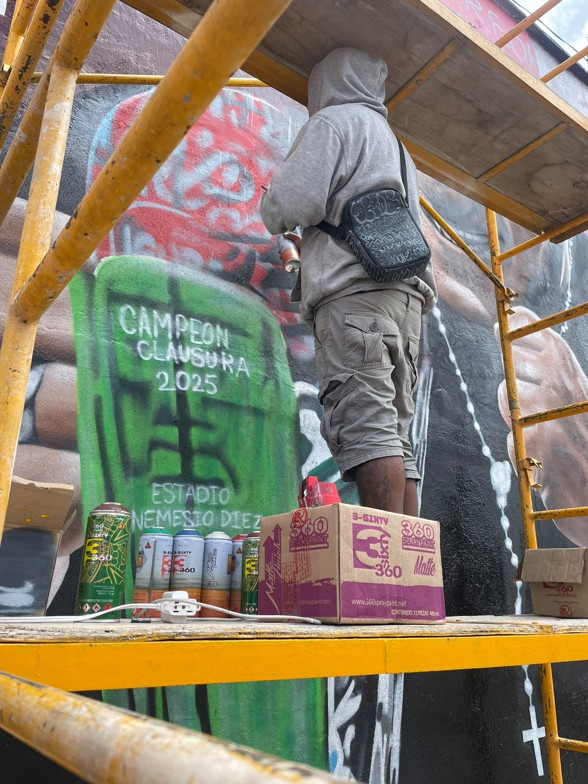 La hechura del mural “Gracias por esas alegrías”