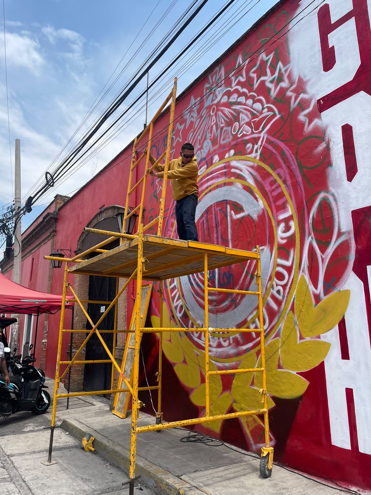 La hechura del mural “Gracias por esas alegrías”