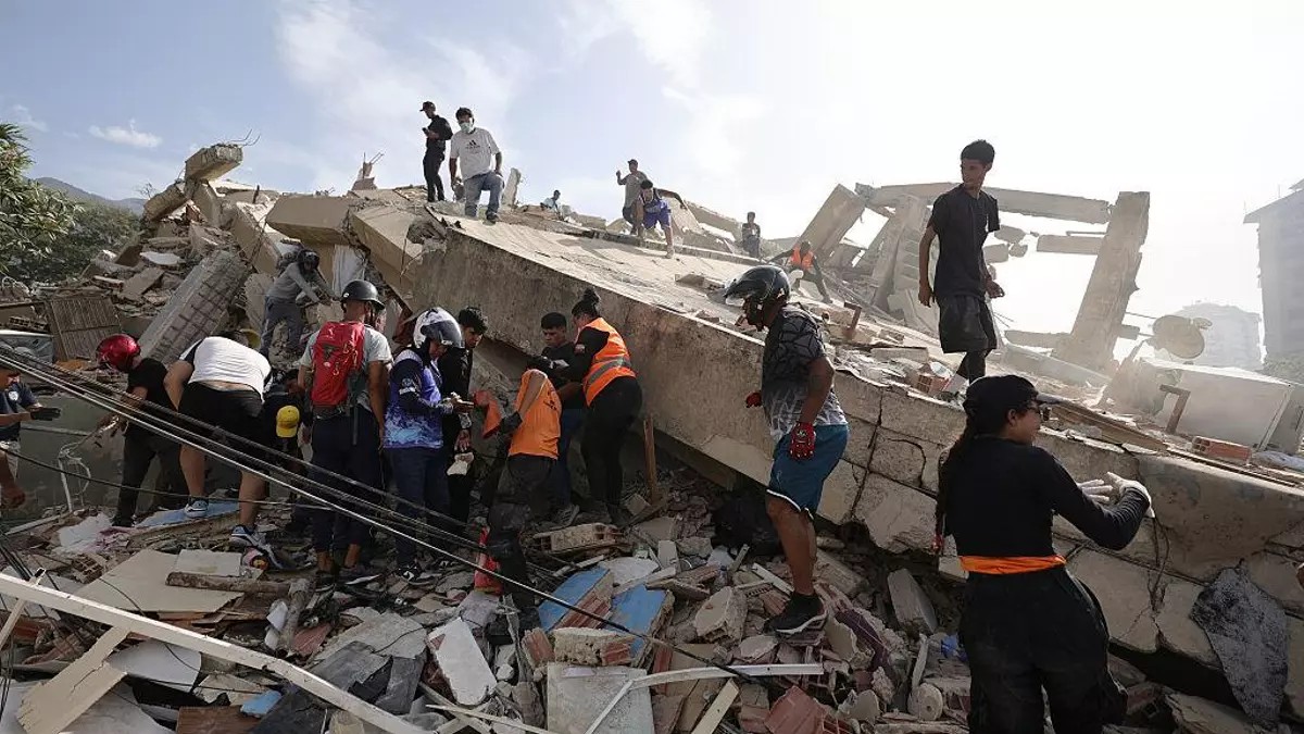 Venezolanos buscan desaparecidos contrarreloj tras terremotos